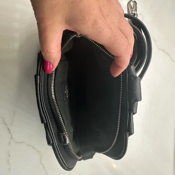 🌸🌸Excellent Condition Louis Vuitton Scala Pouch bag Mahina Leather Mini🌸 - Picture 4 of 14